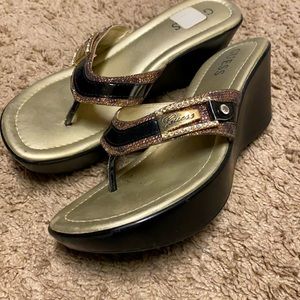 Guess Brown Bling summer toe wedge sandals.